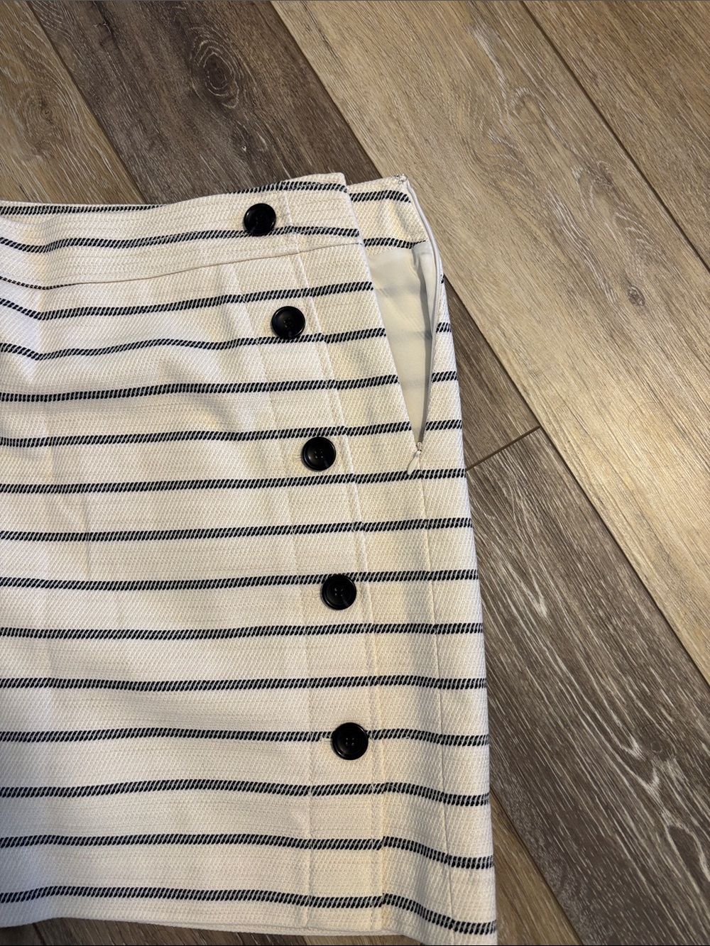 Ann Taylor White and Black Striped Button-Detail Mini Skirt - Picture 4 of 4